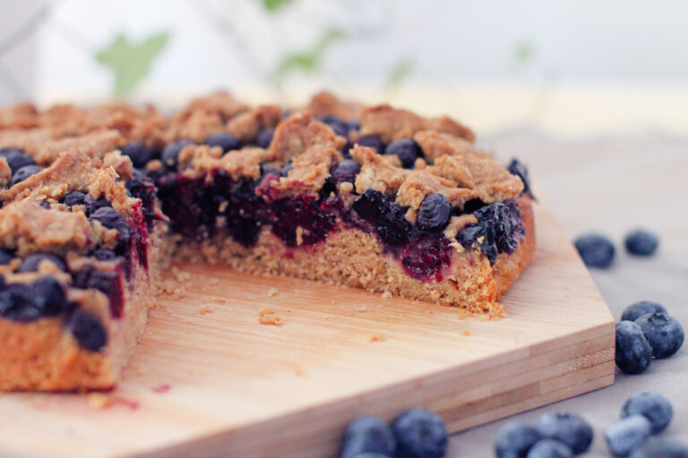 Veganer Beerenkuchen Mit Streuseln Himmeblau